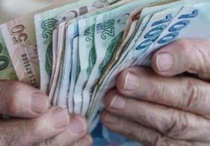 Emeklilerin gözü bayram ikramiyelerinde: 3 farklı senaryoda zamlı tutarlar