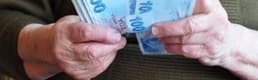 Emeklilerin maaş farkı ödenmeye başlandı