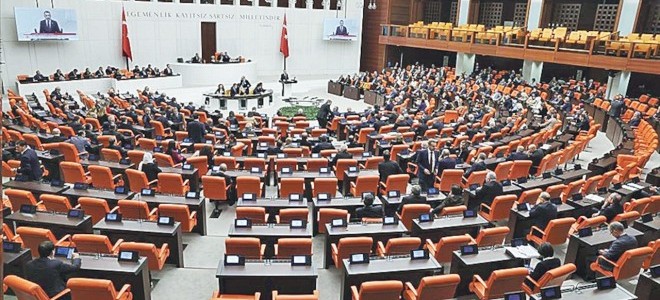 Emekliye 5 bin TL'lik ek ödeme, TBMM'de kabul edildi