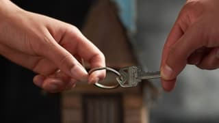 Emlak satışında yeni dönem: Tapuda elden ödeme devri kapanıyor