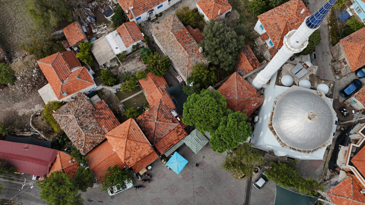 En İyi Turizm Köyü seçilen Barbaros'a plaket
