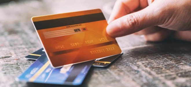 Enflasyondan kaçan yurt dışına yöneldi: Kredi kartı harcamaları rekor kırdı