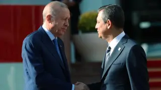Erdoğan’ın avukatı açıkladı: Özgür Özel’e 800 bin TL tazminat cezası verildi