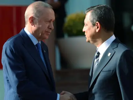 Erdoğan’ın avukatı açıkladı: Özgür Özel’e 800 bin TL tazminat cezası verildi