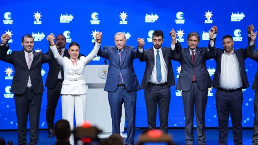 Eren Ali Bingöl "Tuzla'daki mülkiyet krizi için" AK Parti'ye geçti