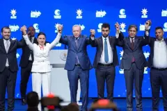 Eren Ali Bingöl "Tuzla'daki mülkiyet krizi için" AK Parti'ye geçti