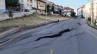 Erzurum’da heyelan oldu: 70 daire tahliye edildi