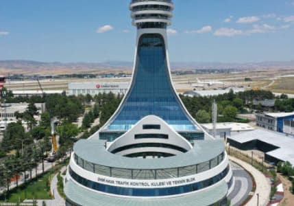 Esenboğa Havalimanı'nın 3. pisti ve modern kulesi hizmete girdi