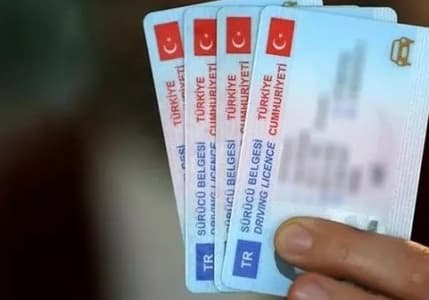 Eski tip ehliyetlerin yenilenme süresi uzatıldı