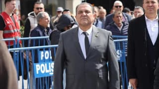 Eşme Belediyesi'ne operasyon: Başkan Yılmaz Tozan gözaltına alındı