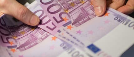 Euro, 10 lira sınırında