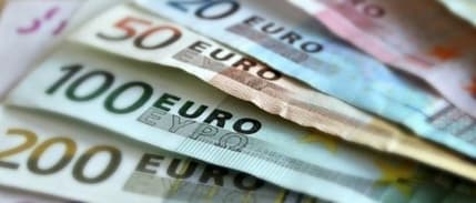 Euro Bölgesi banka kredilerinde 15 ayın en büyük artışı 