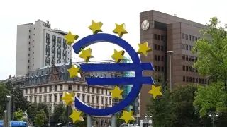 Euro Bölgesi ekonomisi 3 yıl sonra ilk kez daraldı
