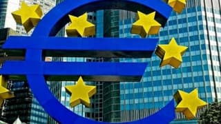Euro Bölgesi Enflasyonu AMB’nin Hedefinden Uzaklaşıyor
