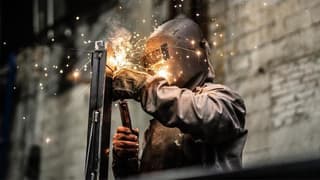 Euro Bölgesi'nde bileşik PMI şubatta ivme kazandı