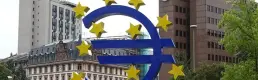 Euro Bölgesi'nde iş aktivitesi 4 ay sonra büyümeye döndü