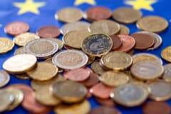 Euro Bölgesi'nde kısa vadeli enflasyon beklentileri geriledi
