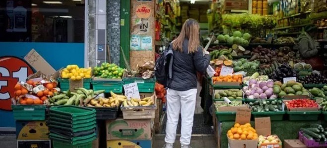 Euro Bölgesi'nde yıllık enflasyon yukarı yönlü revize edildi