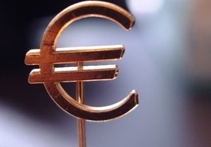 Euro Bölgesi'nde yıllık enflasyon yüzde 2,4'e geriledi