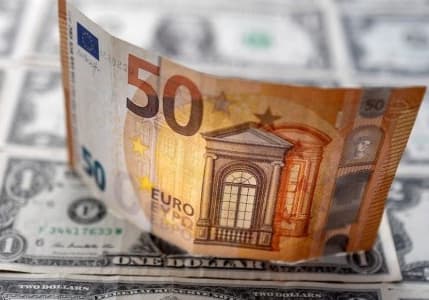 Euro, dolar karşısında 4 ayın zirvesine çıktı
