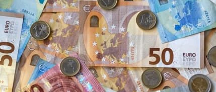 Euro, dolar karşısında 7 ayın en düşük seviyesine geriledi