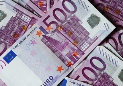 Euro ve Sterlin'de Yeni Tarihi Rekor, Borsa İstanbul Haftaya Artıda Başladı