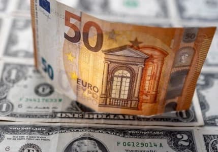 Euronun küresel rezerv para konumu dolar ve yen karşısında geriledi