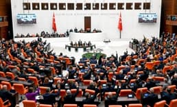 EYT yasalaştı: 2 milyonu aşkın kişiye emeklilik yolu açıldı