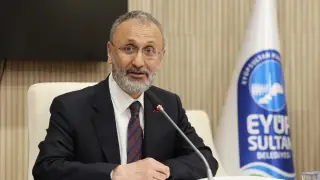 Eyüpsultan Belediye Başkanı Özmen'den transfer iddialarına yanıt