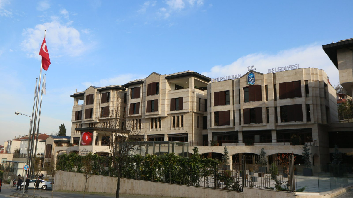 Eyüpsultan Belediyesi Kemerburgaz'daki iki taşınmazı satışa çıkardı