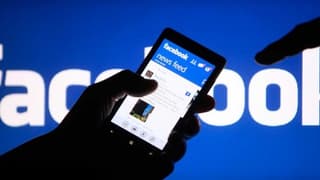 Facebook 1.5 milyon kullanıcının mail adresini 