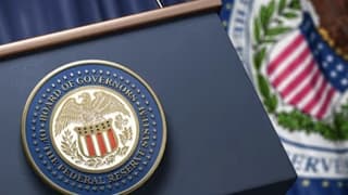 Fed tutanakları: Enflasyon yukarı, büyüme aşağı yönlü risk taşıyor