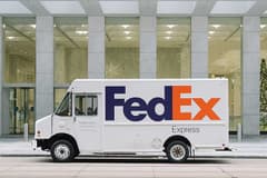 FedEx gümrük vergilerinin iadesi için ABD'ye dava açtı