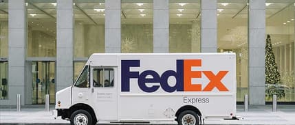 FedEx gümrük vergilerinin iadesi için ABD'ye dava açtı