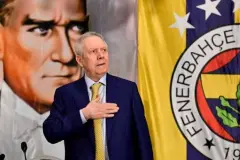 Fenerbahçe KAP’a bildirdi: Aziz Yıldırım yönetiminde 7 üye istifa etti