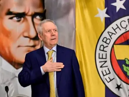 Fenerbahçe KAP’a bildirdi: Aziz Yıldırım yönetiminde 7 üye istifa etti