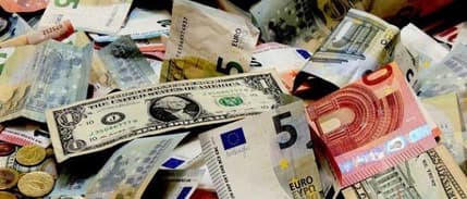 Finans dışı şirketlerin döviz açığı geriledi