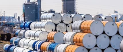 Fitch'ten petrol piyasası analizi: Arz fazlası riskleri dizginliyor