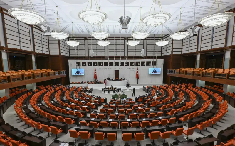 Fon teklifi Meclis'te kabul edilerek yasalaştı
