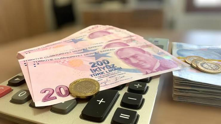 Fonlardan kaçan para mevduata sığındı