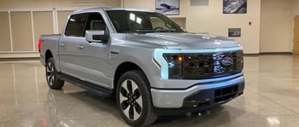 Ford, elektrikli aracı F-150 Lightning fiyatında 10 bin dolar indirime gitti