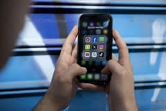 Fransa'da 15 yaş altına kısmi sosyal medya yasağı kabul edildi