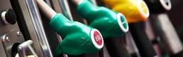Fransa’da akaryakıt vergileri altı aylığına askıya alındı