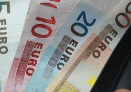 Fransa’daki sürpriz seçim sonuçlarına euro nasıl tepki verdi?