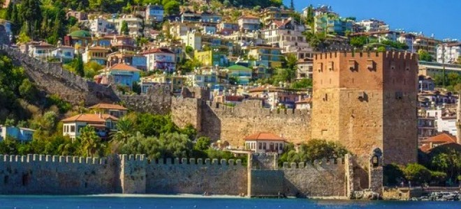 Amsterdam-Alanya direkt uçuşları artık haftada üç gün