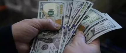 Güne düşüşle başlayan dolar yönünü yukarı çevirdi