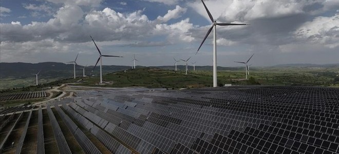 Güneş ve rüzgardan elektrik üretimi tüm zamanların zirvesine çıktı 