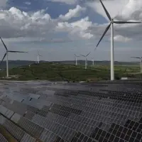 Güneş ve rüzgardan elektrik üretimi tüm zamanların zirvesine çıktı