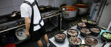 Güney Kore restoranlarında köpek eti yasağı öncesi hareketlilik