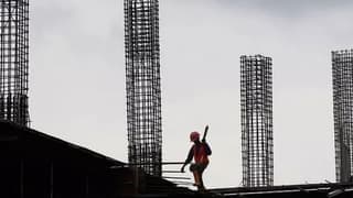 Güven endeksi hizmet ve perakende sektörlerinde arttı, inşaatta azaldı